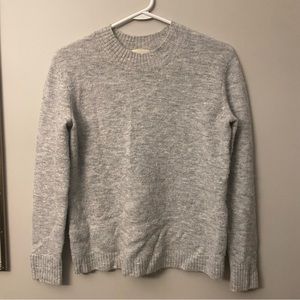 Aritzia’s Wilfred Free Crewneck Sweater (Size XS)